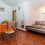 Seaside Apartments Vir * 维尔