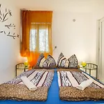 Seaside Apartments Vir * فير