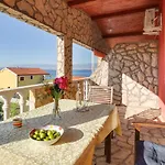 Seaside Apartments Vir *