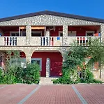 Seaside Apartments Vir *
