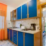 Seaside Apartments Vir *