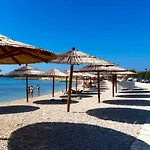 Seaside Apartments Vir