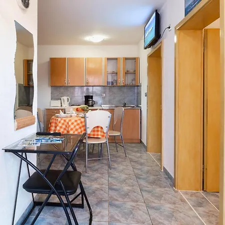 شقة Seaside Apartments Vir فير