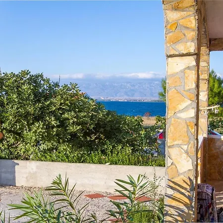 Seaside Apartments Vir شقة *
