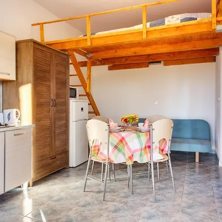 Διαμέρισμα Seaside Apartments Vir