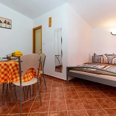 Seaside Apartments Vir * Vir