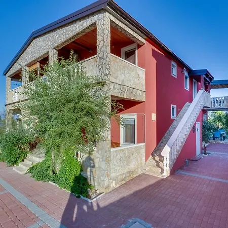 Seaside Apartments Vir