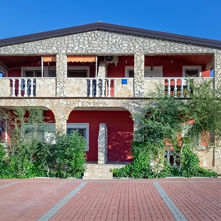 Seaside Apartments Vir *