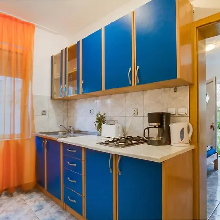 Seaside Apartments Vir *