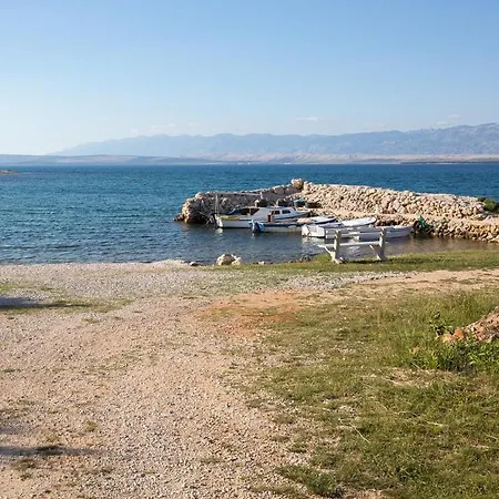 Seaside Apartments Vir شقة فير